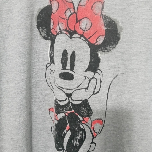 Disney Minnie Mouse Gray Red Black Short Sleeve T Shirt - Picture 2 of 4